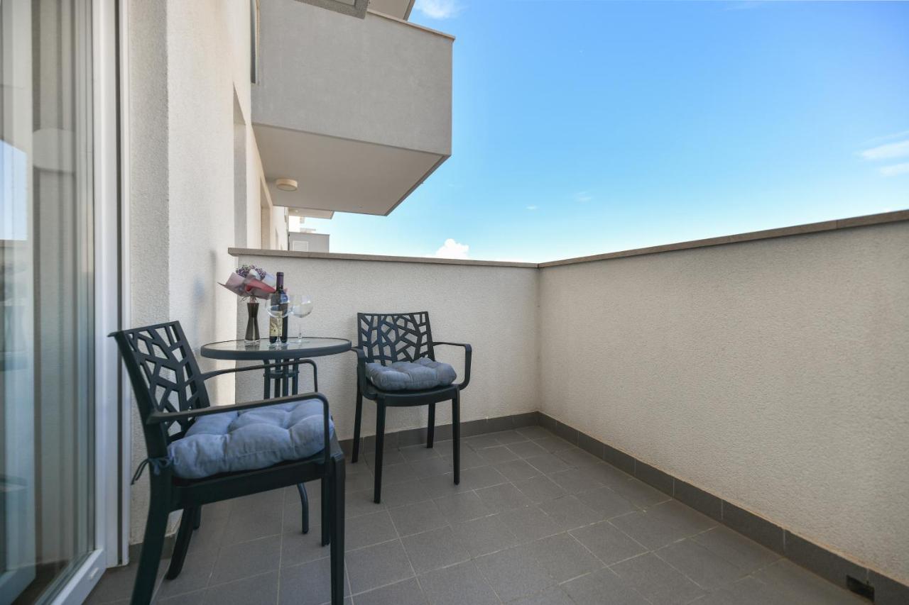Modern Apartment For 2025' Vacation In 扎达尔 外观 照片