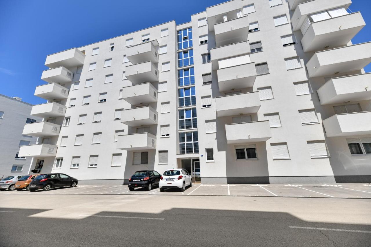 Modern Apartment For 2025' Vacation In 扎达尔 外观 照片