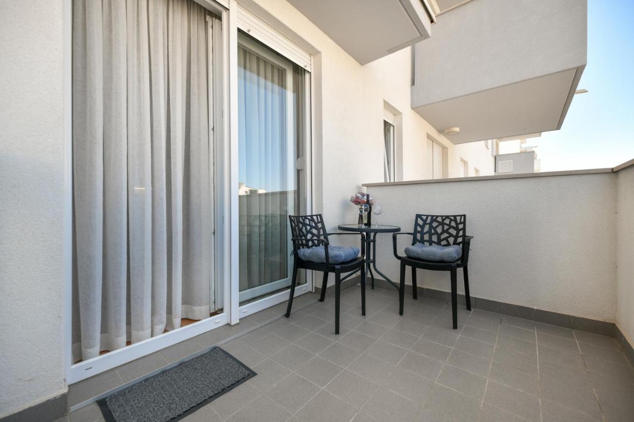 Modern Apartment For 2025' Vacation In 扎达尔 外观 照片
