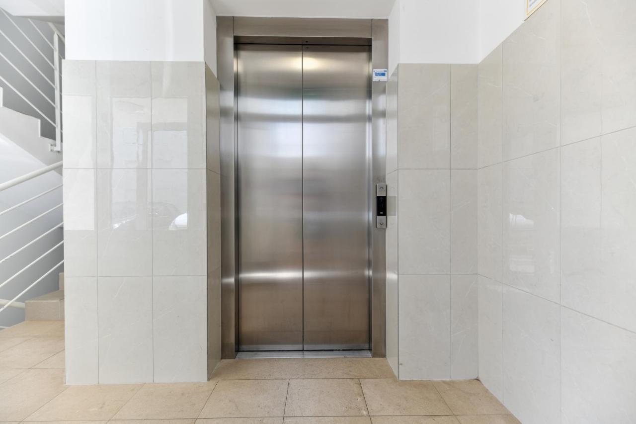 Modern Apartment For 2025' Vacation In 扎达尔 外观 照片